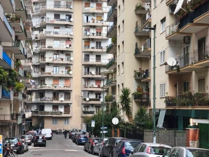 Appartamento trilocale in vendita in Via Camillo De Nardis, Vomero, Napoli