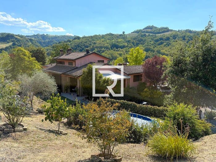 Casa quadrilocale in vendita in Strada Meldola Teodorano, Meldola
