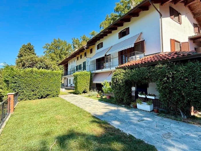 Casa con 6 locali in vendita in Strada per Palazzo, Piverone
