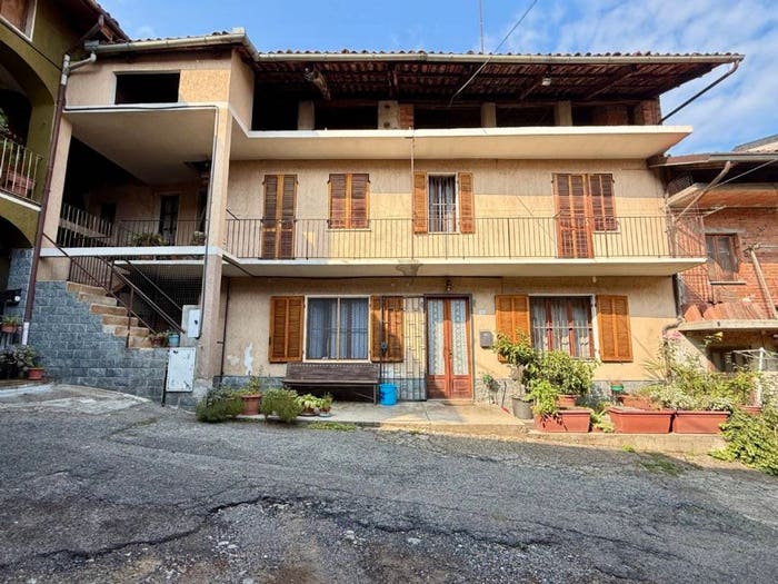 Casa con 5 locali in vendita in Via A Ricca n, Bollengo