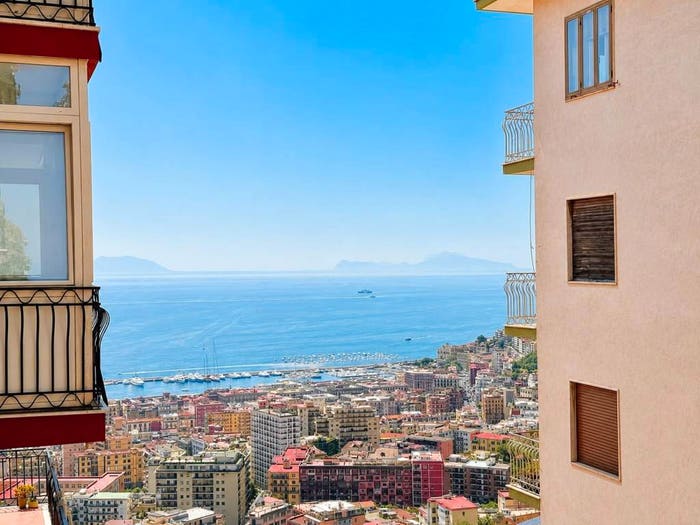 Appartamento con 5 locali in vendita in Via Kagoshima, Vomero, Napoli