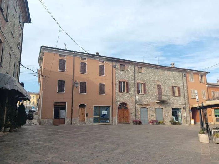 Casa con 5 locali in vendita in Via Camillo Benso Conte Di Cavour, Nibbiano, Alta Val Tidone