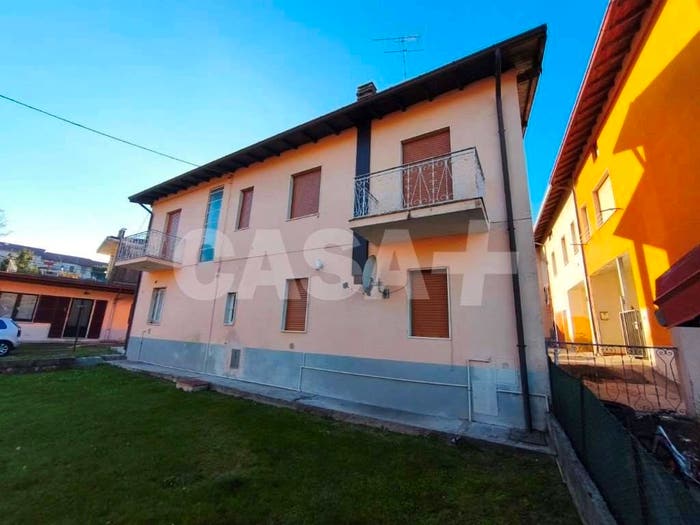 Casa quadrilocale in vendita in vicolo baccoli, Caravate