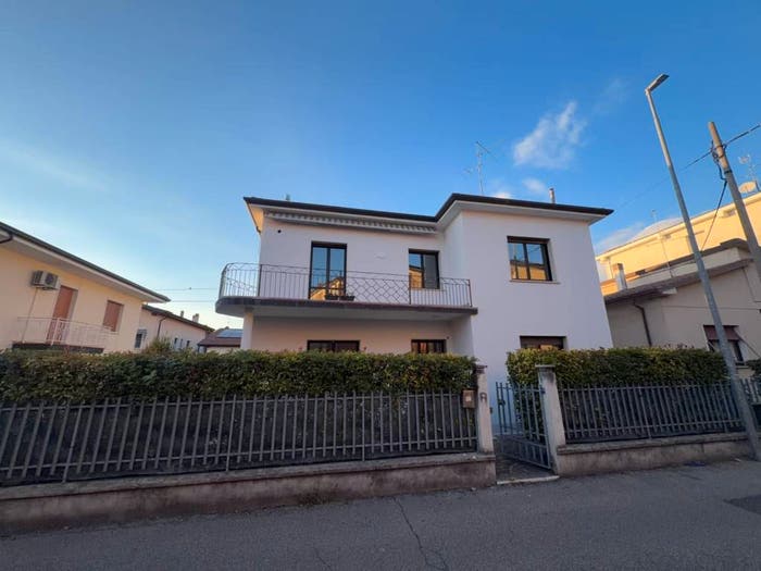 Casa con 6 locali in vendita in Centro, San Giovanni Lupatoto