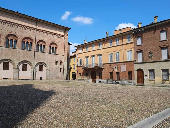 Casa quadrilocale in vendita in Vicolo del Vescovado, Centro Storico, Parma