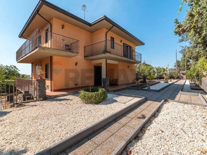 Casa con 6 locali in vendita in Centro, Mascalucia