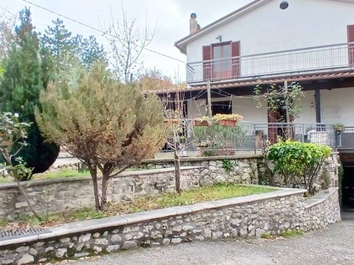 Casa quadrilocale in vendita in Via Madonnetta, Rieti