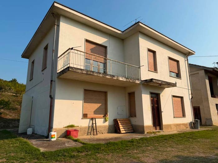 Casa quadrilocale in vendita in Nizza Monferrato