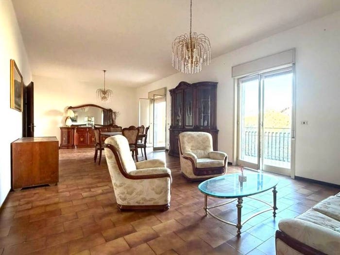 Appartamento quadrilocale in vendita in Via Cesare Battisti, Centro, Belpasso