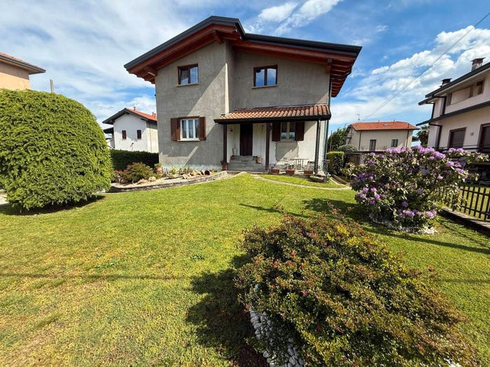 Casa con 5 locali in vendita in Via Monte Chiaro, Bulgarograsso