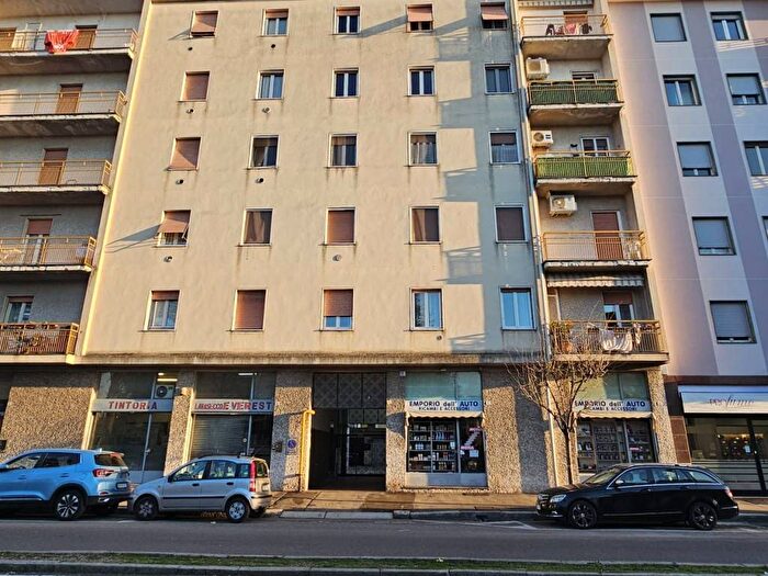 Appartamento trilocale in vendita in Viale Guglielmo Marconi, Centro, Parabiago