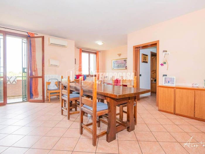 Appartamento con 5 locali in vendita in Piazza Giugno, Centro, Camposanto