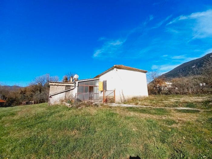 Casa quadrilocale in vendita in Via Sottuario, Giuliano di Roma