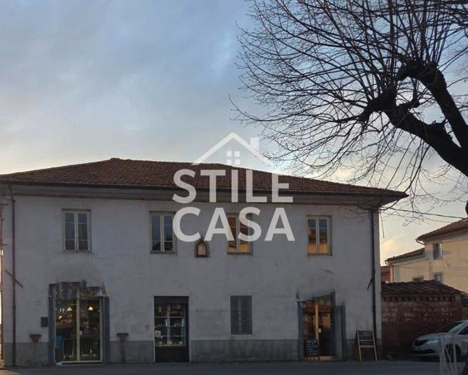 Casa con 6 locali in vendita in Via Lombarda, Lammari Lunata, Capannori