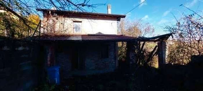 Casa bilocale in vendita in Loc Pratolungo Strada della Villa, Pratolungo, Tizzano Val Parma