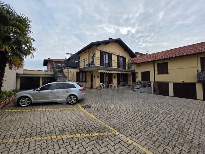 Appartamento trilocale in vendita in Via Repossi, Centro, Lonate Pozzolo