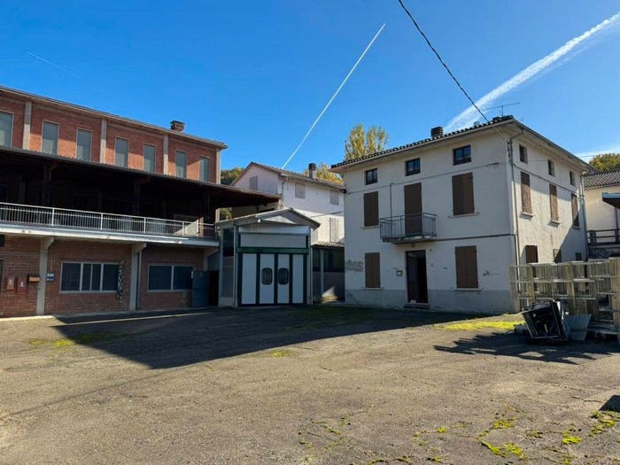 Casa con 6 locali in vendita in Via Circonvallazione, Sant'andrea Bagni, Medesano