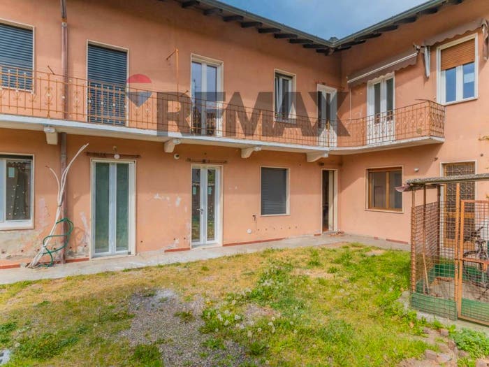 Appartamento trilocale in vendita in via foro san martino, Cassano Magnago