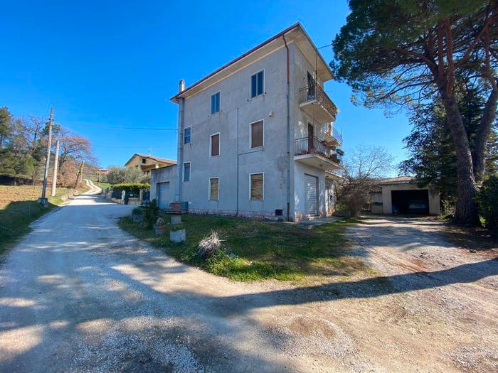 Casa con 6 locali in vendita in Viale Michelangelo, Palazzo Petrignano, Assisi
