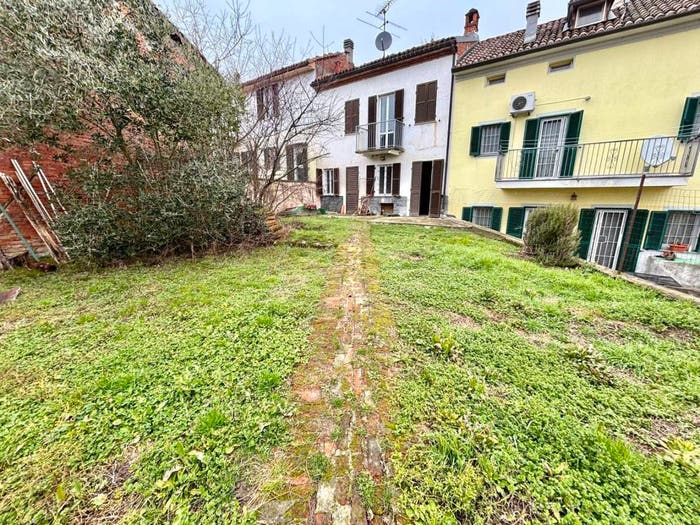 Casa quadrilocale in vendita in via usbergo, Centro, Castelletto Monferrato