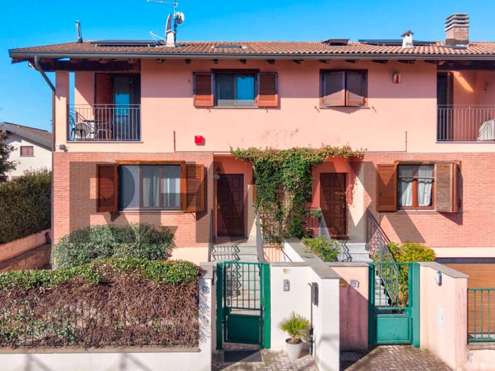 Casa con 5 locali in vendita in Strada Vicinale della Carlina, Olengo, Novara
