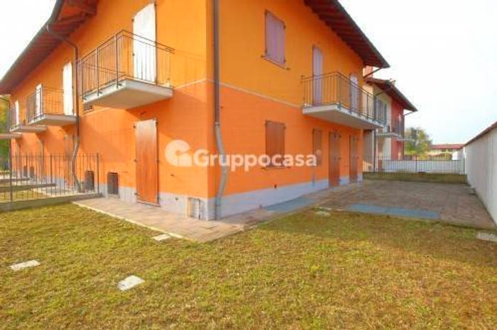 Casa quadrilocale in vendita in Via Saint Louis, Centro, Cuggiono