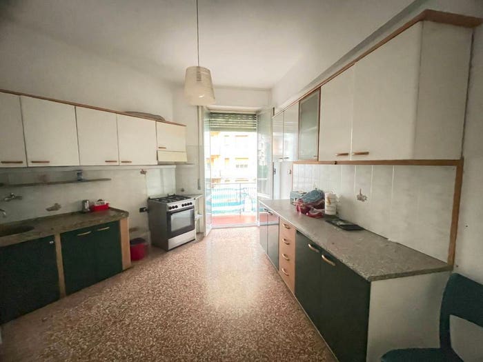 Appartamento con 5 locali in vendita in Via Diciotto Fanciulli, Pegli, Genova