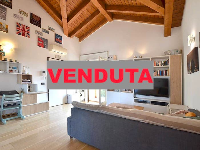 Appartamento trilocale in vendita in Via Tenaglie, Centro, Ornago
