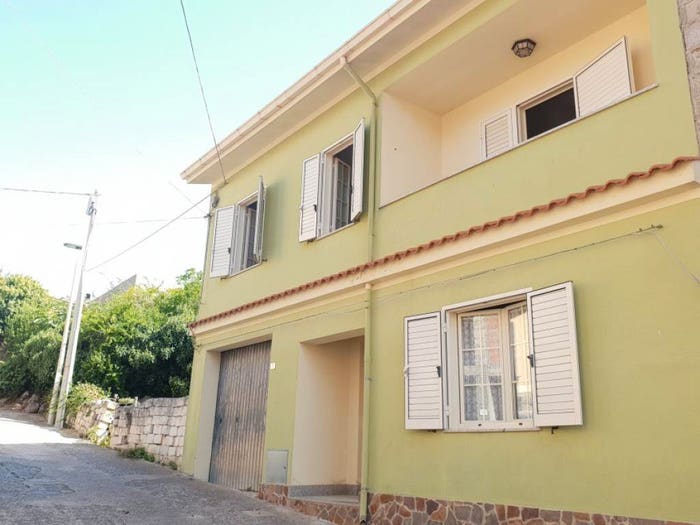 Casa con 6 locali in vendita in Via Frida, Scano di Montiferro