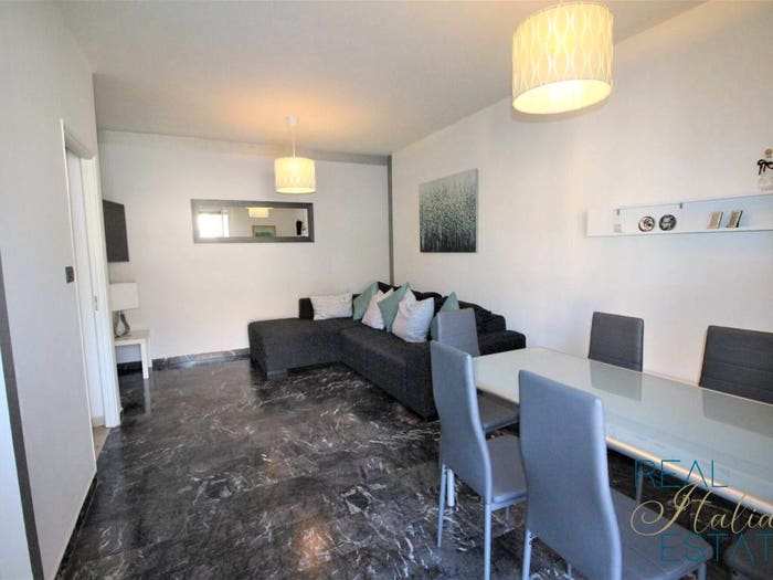 Appartamento trilocale in vendita in Via Emilio Mangini, Centro, Montoggio