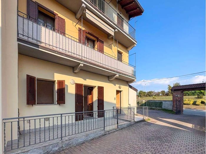 Appartamento trilocale in vendita in Via Roma, Pombia