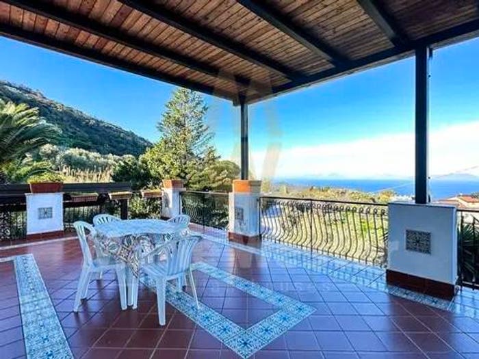 Casa con 6 locali in vendita in Contrada Pileci, Gioiosa Marea