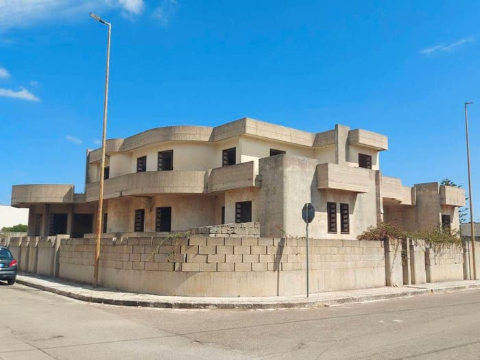 Casa con 6 locali in vendita in Via Archimede, Calimera