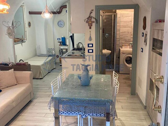 Appartamento monolocale in vendita in Lingueglietta, Cipressa