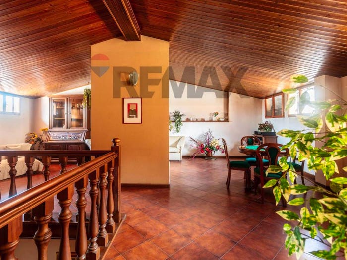 Casa con 6 locali in vendita in Via Romana, Torrenieri, Montalcino