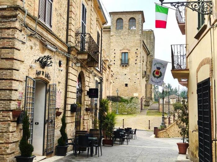 Appartamento con 6 locali in vendita in Centro, Crecchio