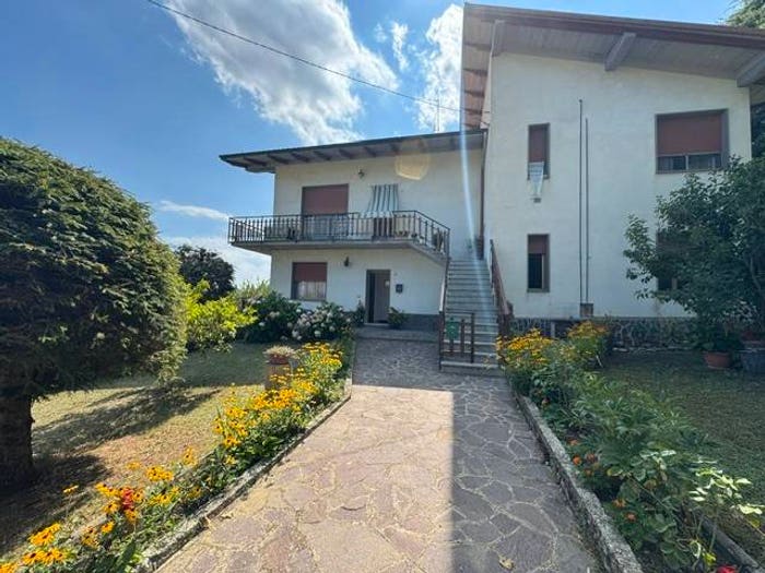 Appartamento con 5 locali in vendita in Cereglio, Vergato