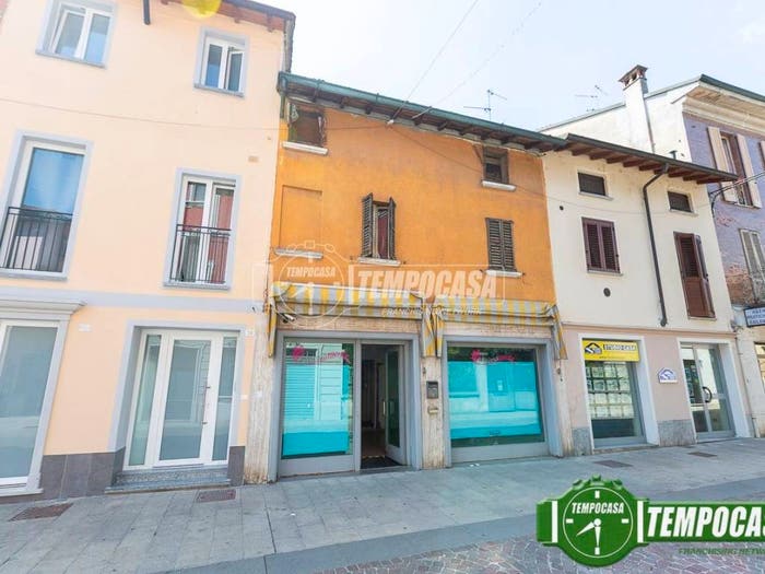 Casa quadrilocale in vendita in Via Goito, Centro, Pandino