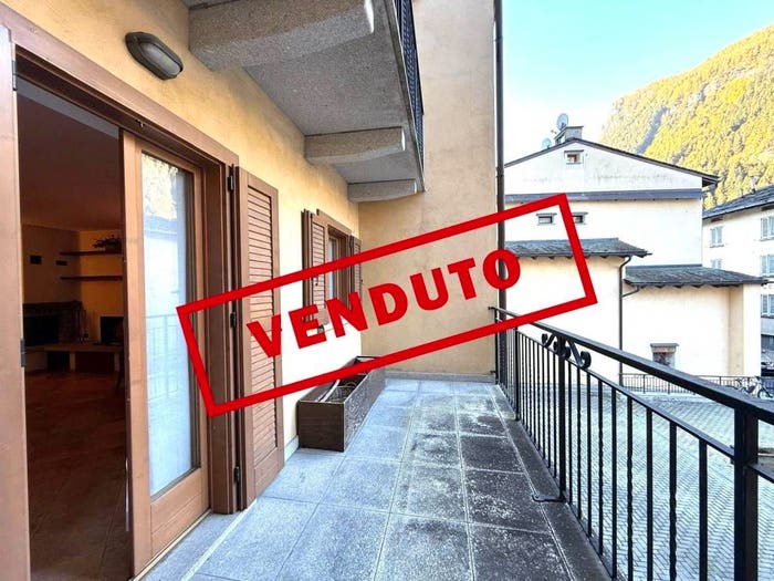 Appartamento bilocale in vendita in Piazza Sant' Antonio, Centro, Campodolcino