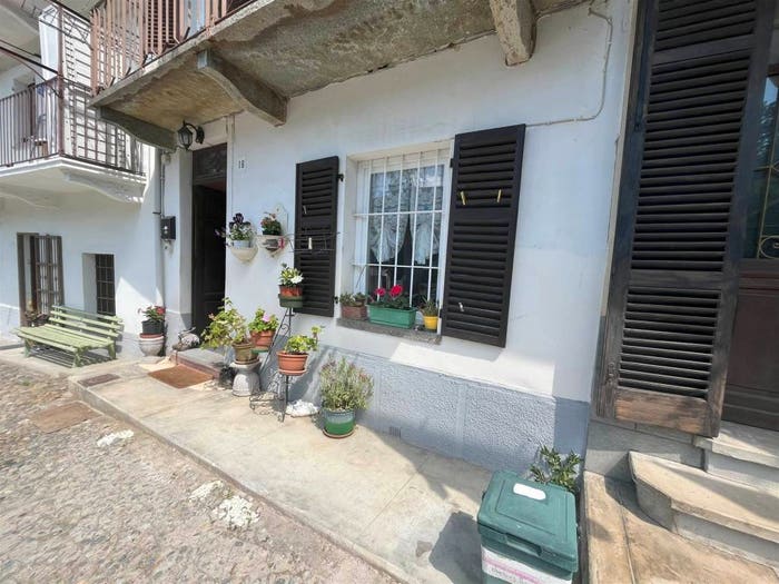 Casa con 6 locali in vendita in via Cantone Rej, Pavignano, Biella