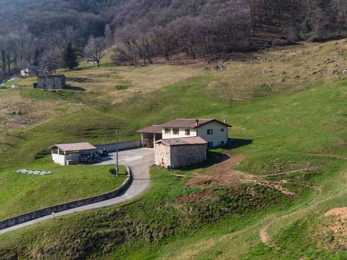 Casa trilocale in vendita in Via Madonna della Neve, Centro, Albino
