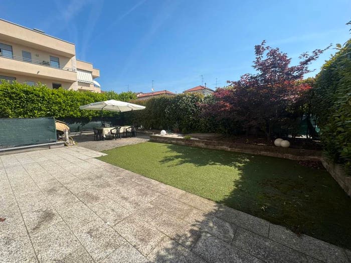 Appartamento trilocale in vendita in Via Giovanni Pascoli, Centro, Lentate sul Seveso