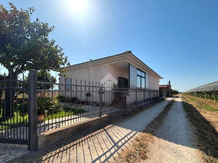 Casa bilocale in vendita in Via Enrico Toti, Centro, Cisterna di Latina