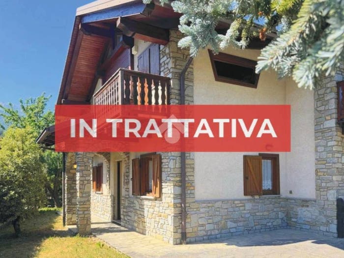 Casa quadrilocale in vendita in Via Benedetto Antonio Pozzallo, Centro, Oulx