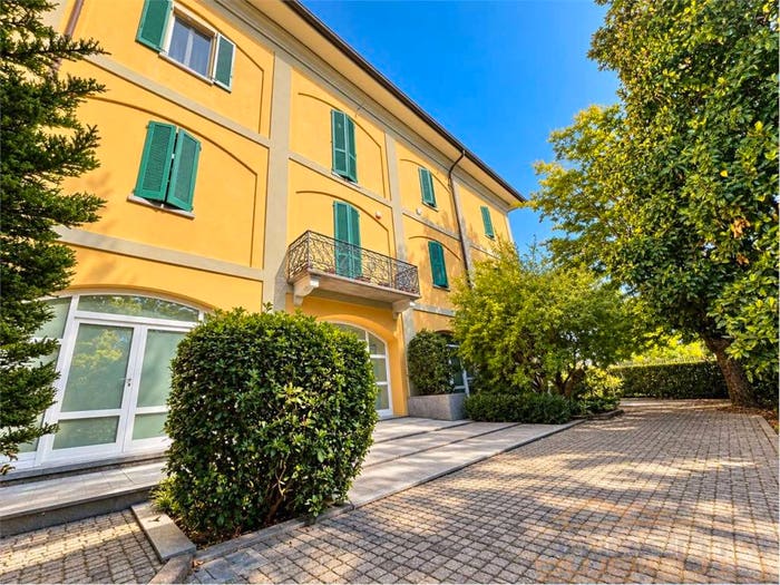 Appartamento trilocale in vendita in Viale Cornaggia, Centro, Merate