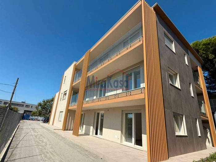 Appartamento quadrilocale in vendita in via caduti, Centro, Cervia