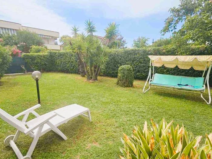 Appartamento quadrilocale in vendita in Via San Leonardo, Marina di Massa Centro, Massa