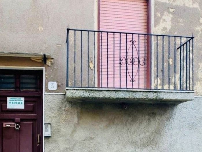 Casa con 6 locali in vendita in Discesa Coniglio, Bisacquino