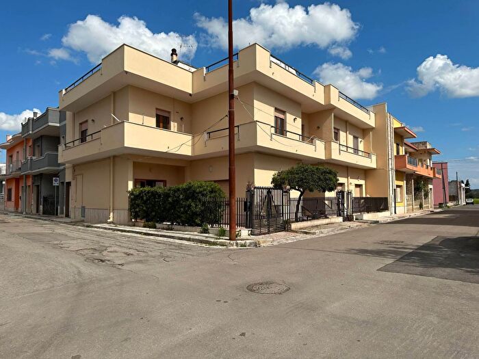 Casa con 6 locali in vendita in Via Fratelli Rosselli, Novoli