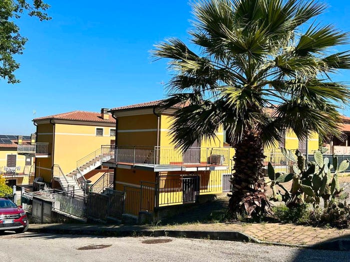 Appartamento bilocale in vendita in Via degli Olivi, Centro, Agugliano